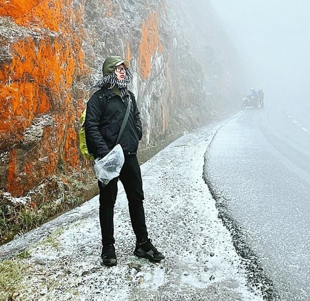 Snow fell in Lao Cai, visitors raced to show off check-in pictures - 13