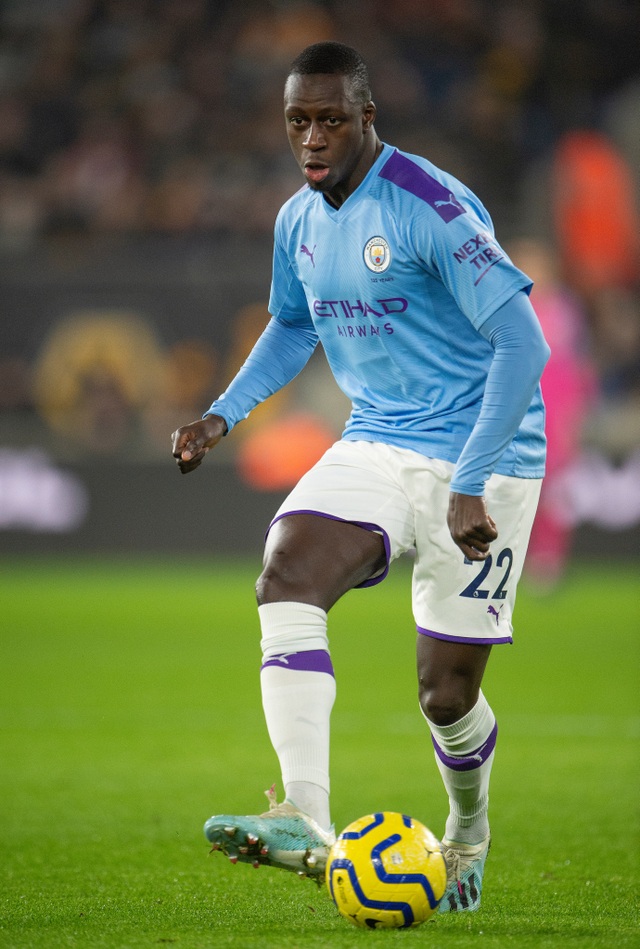 Vì người đẹp bốc lửa, cầu thủ Man City lại vi phạm lệnh cách ly Covid-19 - 3 Vì người đẹp bốc lửa, cầu thủ Man City lại vi phạm lệnh cách ly Covid-19 - 3