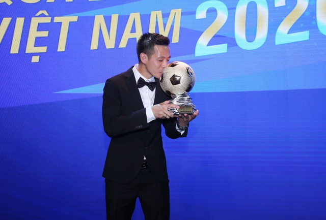 Nguyễn Văn Quyết giành Quả bóng vàng Việt Nam năm 2020 - 1 Nguyễn Văn Quyết giành Quả bóng vàng Việt Nam năm 2020 - 1