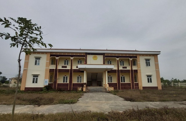 Những công trình tiền tỷ mới đầu tư xây dựng đã bỏ hoang - 2 Những công trình tiền tỷ mới đầu tư xây dựng đã bỏ hoang - 2