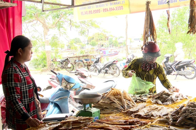 Sóc Trăng: Làng khô xứ biển tất bật ngày giáp Tết - 2 Sóc Trăng: Làng khô xứ biển tất bật ngày giáp Tết - 2