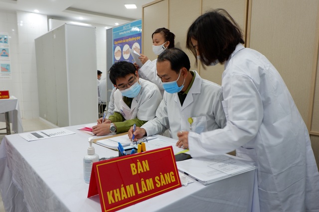 Ai là người đầu tiên được tiêm liều cao nhất vắc xin Covid-19 của Việt Nam? - 4