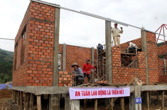 Thần tốc xây dựng khu tái định cư cho bà con sạt lở Trà Leng - 2 Thần tốc xây dựng khu tái định cư cho bà con sạt lở Trà Leng - 2