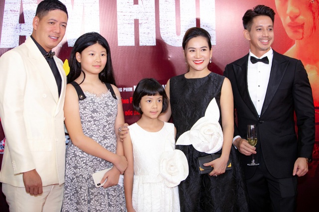Con trai cao 1,8m của diễn viên Anh Thư ủng hộ mẹ tái xuất điện ảnh - 5 Con trai cao 1,8m của diễn viên Anh Thư ủng hộ mẹ tái xuất điện ảnh - 5