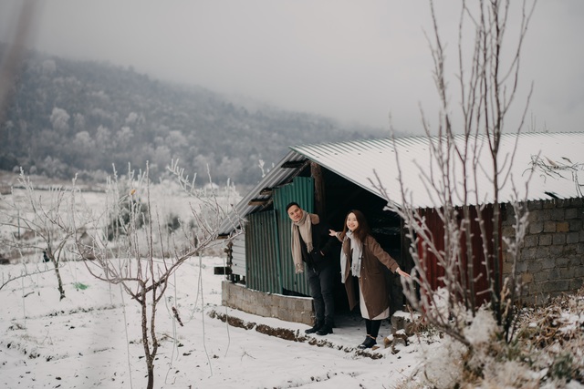 Hanoi couple over 400km wedding photography with magic snow in Y Ty - 11