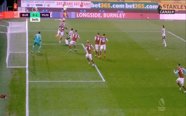 Tranh cãi lớn về việc Man Utd thoát thẻ đỏ và phạt đền - 1 Tranh cãi lớn về việc Man Utd thoát thẻ đỏ và phạt đền - 1