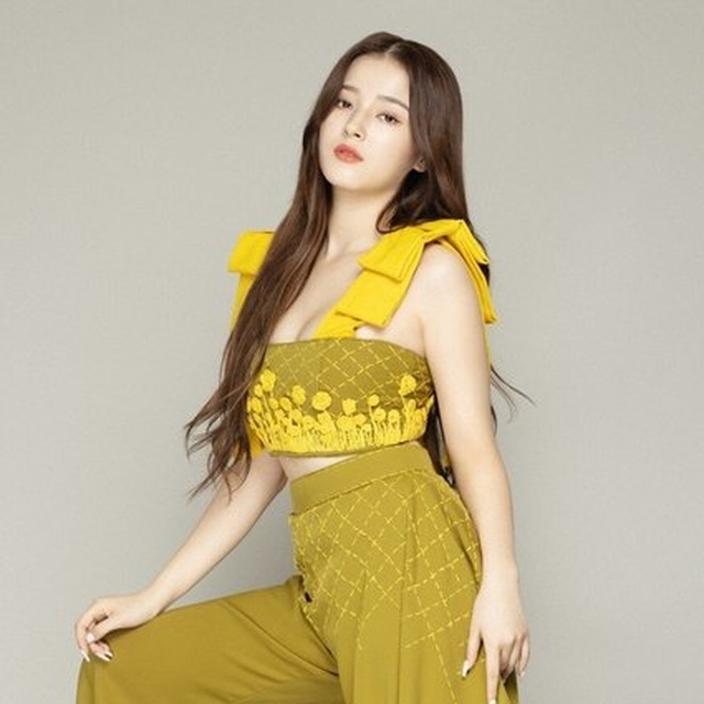 Vẻ gợi cảm của nữ thần tượng xứ Hàn bị phát tán ảnh nóng - 2 Vẻ gợi cảm của nữ thần tượng xứ Hàn bị phát tán ảnh nóng - 2