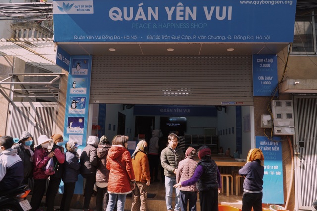 Quán cơm 2.000 đồng thắp lửa ấm trong lòng Hà Nội - 1 Quán cơm 2.000 đồng thắp lửa ấm trong lòng Hà Nội - 1
