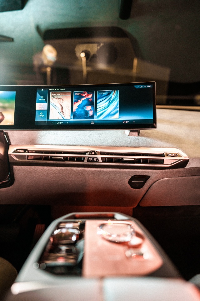 CES 2021: BMW gây chú ý với màn hình siêu rộng và iDrive thế hệ mới - 3 CES 2021: BMW gây chú ý với màn hình siêu rộng và iDrive thế hệ mới - 3