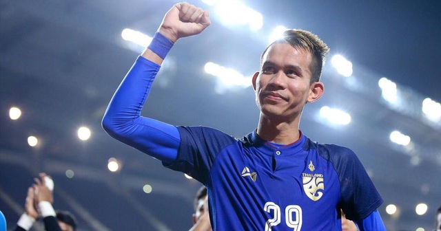 Báo Thái Lan: Ba ngôi sao chuẩn bị theo chân Kiatisuk đến V-League - 2 Báo Thái Lan: Ba ngôi sao chuẩn bị theo chân Kiatisuk đến V-League - 2