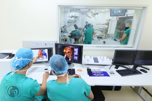 Xuất hiện khối sưng, đau ở hông trái coi chừng ung thư xương - 1 Xuất hiện khối sưng, đau ở hông trái coi chừng ung thư xương - 1