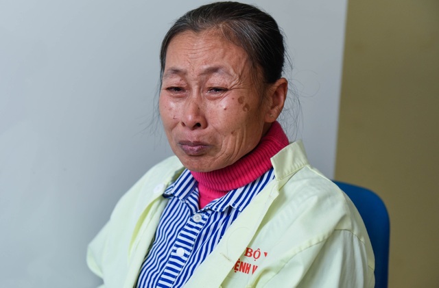 Rớt nước mắt thương cảnh người mẹ ròng rã theo con lấy bệnh viện làm nhà - 6