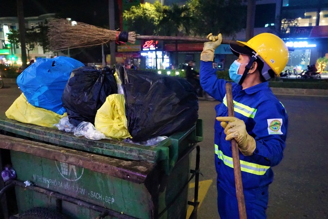 Đà Nẵng: Người lao động chật vật mưu sinh trong giá rét - 13 Đà Nẵng: Người lao động chật vật mưu sinh trong giá rét - 13