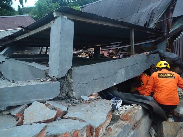 Indonesia: Động đất san phẳng bệnh viện và nhà dân, ít nhất 26 người chết - 2