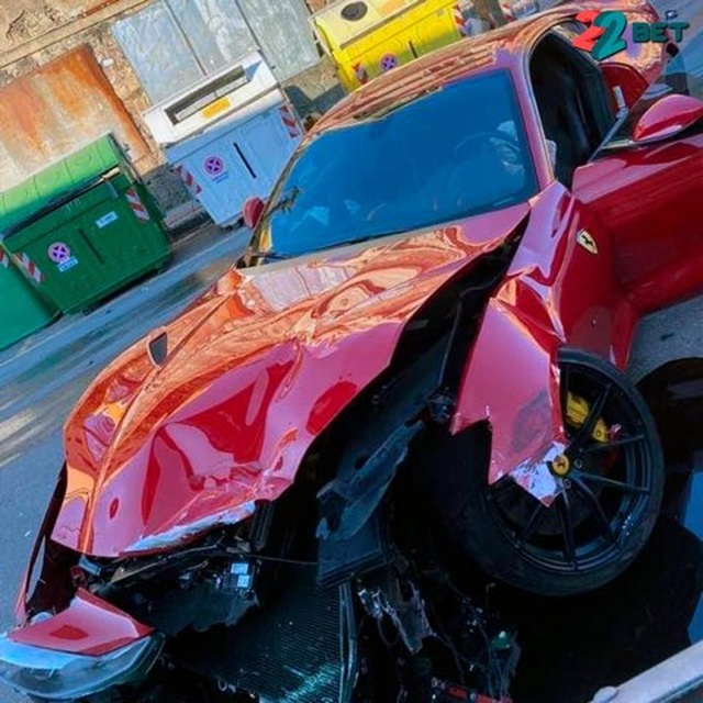 Giao chìa khóa cho thợ rửa xe, chủ siêu xe Ferrari nhận cái kết đắng - 4 Giao chìa khóa cho thợ rửa xe, chủ siêu xe Ferrari nhận cái kết đắng - 4