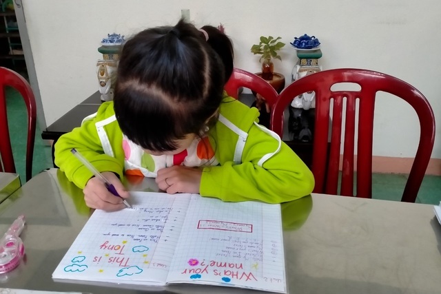 Đà Nẵng: Cô giáo 8 năm dạy tiếng Anh miễn phí cho học trò khó khăn - 2 Đà Nẵng: Cô giáo 8 năm dạy tiếng Anh miễn phí cho học trò khó khăn - 2