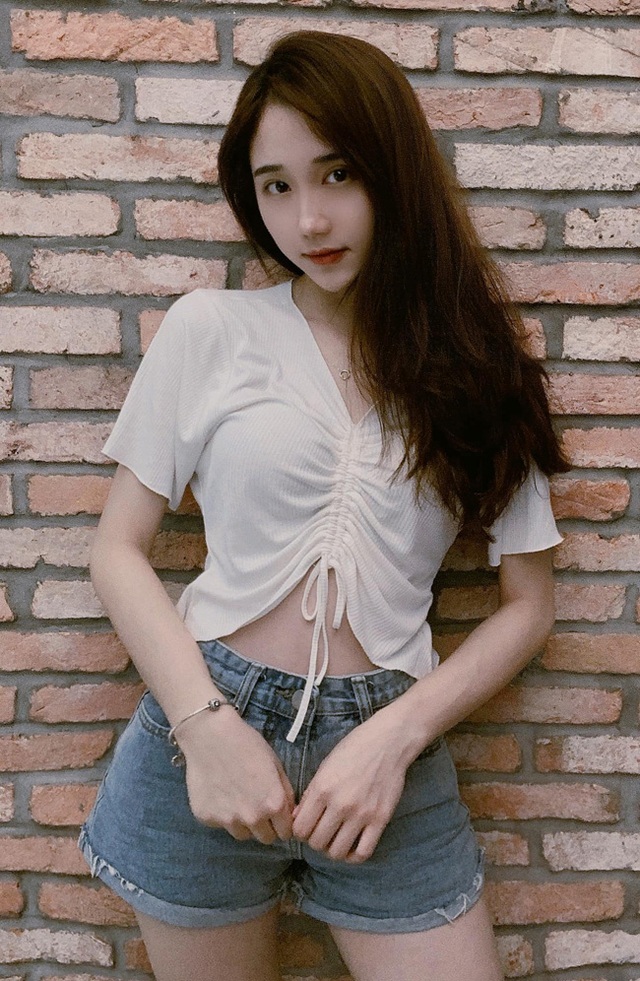 Nữ streamer sở hữu gương mặt đẹp hút hồn đốn tim người hâm mộ - 17 Nữ streamer sở hữu gương mặt đẹp hút hồn đốn tim người hâm mộ - 17