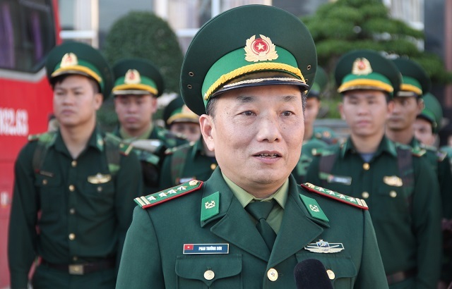 Lính biên phòng tiên phong lên biên giới chống dịch: Xong nhiệm vụ mới về! - 4 Lính biên phòng tiên phong lên biên giới chống dịch: Xong nhiệm vụ mới về! - 4