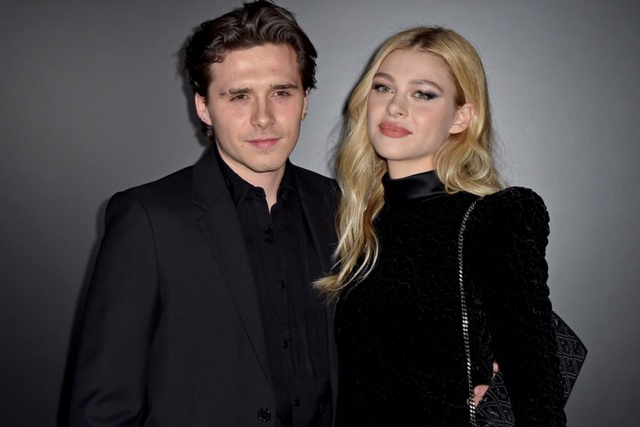 Brooklyn Beckham liên tục nịnh đầm bạn gái - 3 Brooklyn Beckham liên tục nịnh đầm bạn gái - 3