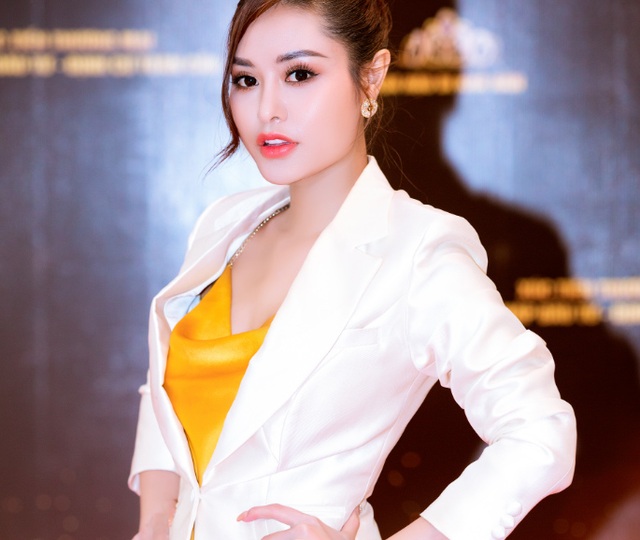 Hoa hậu Di Khả Hân thanh lịch tái xuất - 2