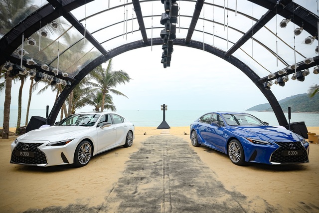 Soi chi tiết mẫu xe IS 300 2021 giá từ 2,13 tỉ đồng vừa được Lexus ra mắt - 7 Soi chi tiết mẫu xe IS 300 2021 giá từ 2,13 tỉ đồng vừa được Lexus ra mắt - 7
