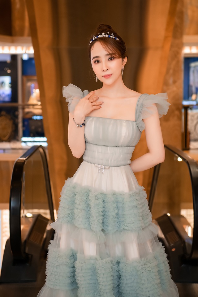 Bình An - Phương Nga tay trong tay không rời khi lạc giữa dàn sao - 6 Bình An - Phương Nga tay trong tay không rời khi lạc giữa dàn sao - 6