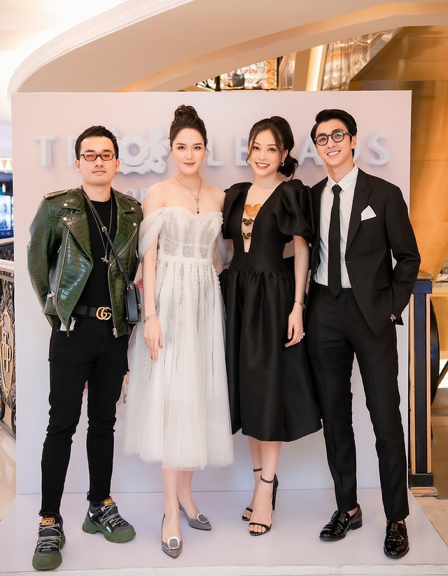 Bình An - Phương Nga tay trong tay không rời khi lạc giữa dàn sao - 5 Bình An - Phương Nga tay trong tay không rời khi lạc giữa dàn sao - 5