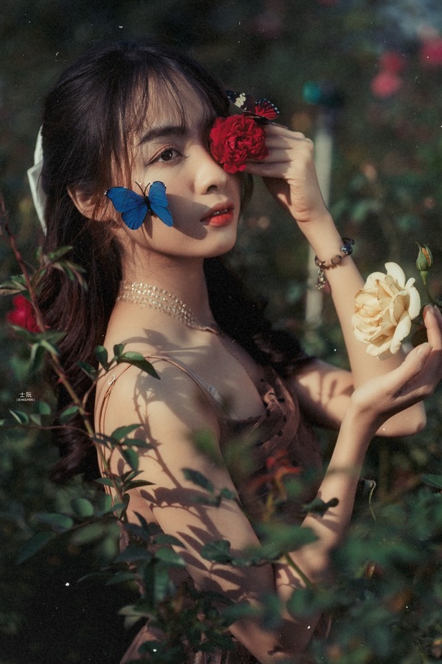Nữ sinh Bách khoa hóa công chúa mơ màng giữa rừng hoa - 6 Nữ sinh Bách khoa hóa công chúa mơ màng giữa rừng hoa - 6