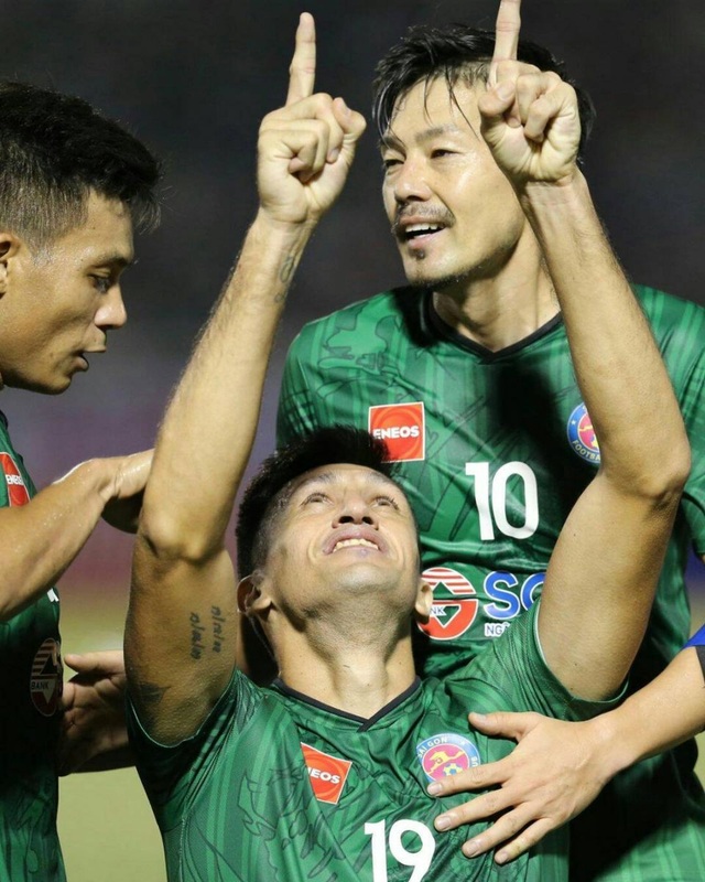 Báo Thái Lan: Cựu tuyển thủ Nhật Bản thắng Kiatisuk tại V-League - 2