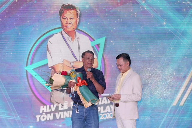 Hồng Duy hụt giải fair-play của bóng đá Việt Nam năm 2020 - 3 Hồng Duy hụt giải fair-play của bóng đá Việt Nam năm 2020 - 3