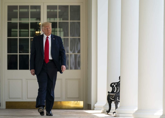 Ông Trump để lại thư cho ông Biden khi rời Nhà Trắng - 1 Ông Trump để lại thư cho ông Biden khi rời Nhà Trắng - 1