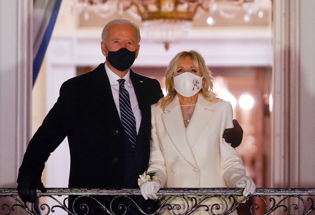 Ông Biden thay đổi Phòng Bầu dục sau khi ông Trump rời đi - 3 Ông Biden thay đổi Phòng Bầu dục sau khi ông Trump rời đi - 3