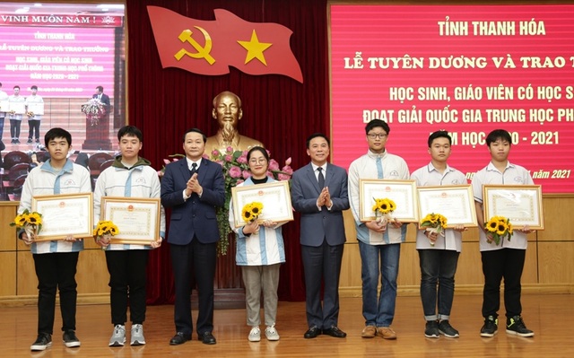 Thanh Hóa: Gần 600 triệu đồng khen thưởng giáo viên, học sinh giỏi quốc gia - 2 Thanh Hóa: Gần 600 triệu đồng khen thưởng giáo viên, học sinh giỏi quốc gia - 2