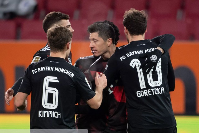 Lewandowski tỏa sáng, Bayern Munich giữ vững ngôi đầu Bundesliga - 2