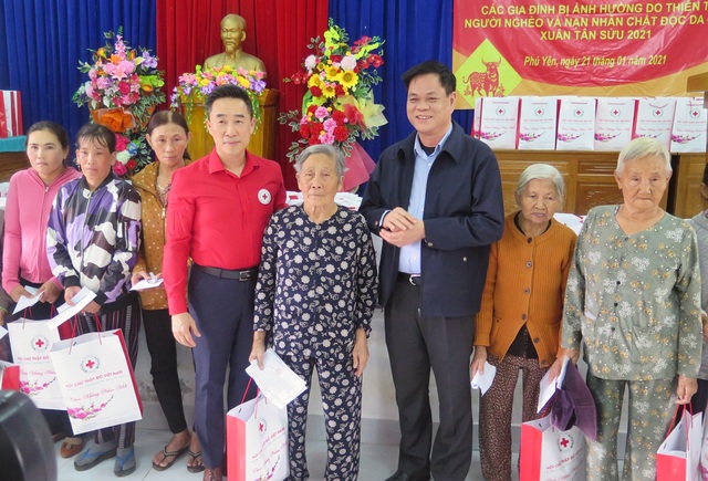 Phú Yên: Chi gần 22 tỷ đồng để chăm lo tết gia đình chính sách và hộ nghèo - 3 Phú Yên: Chi gần 22 tỷ đồng để chăm lo tết gia đình chính sách và hộ nghèo - 3