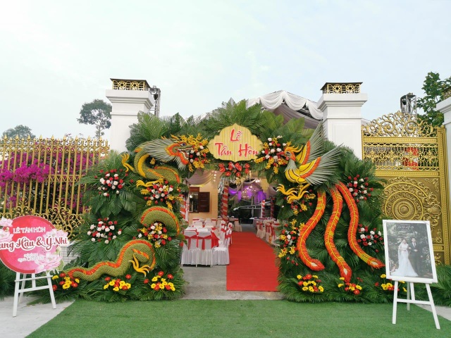 Choáng ngợp trước cổng cưới rồng phượng khổng lồ ở Vĩnh Long - 4