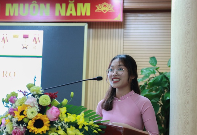 Trao tặng sinh viên Nông nghiệp Việt Nam 10 suất học bổng trị giá 2.500 USD - 4 Trao tặng sinh viên Nông nghiệp Việt Nam 10 suất học bổng trị giá 2.500 USD - 4