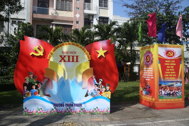 Đà Nẵng rực rỡ cờ hoa chào mừng Đại hội Đảng XIII - 4 Đà Nẵng rực rỡ cờ hoa chào mừng Đại hội Đảng XIII - 4