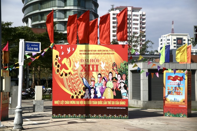Đà Nẵng rực rỡ cờ hoa chào mừng Đại hội Đảng XIII - 6