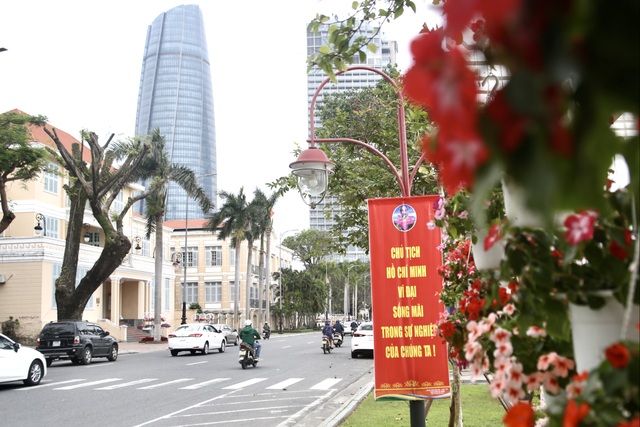 Đà Nẵng rực rỡ cờ hoa chào mừng Đại hội Đảng XIII - 2