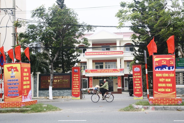 Đà Nẵng rực rỡ cờ hoa chào mừng Đại hội Đảng XIII - 5 Đà Nẵng rực rỡ cờ hoa chào mừng Đại hội Đảng XIII - 5