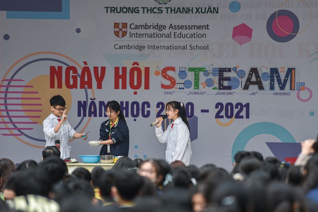 Nhấn vào ảnh để phóng to Học sinh Hà Nội trổ tài sáng chế, điều khiển robot trong ngày hội STEAM - 3
