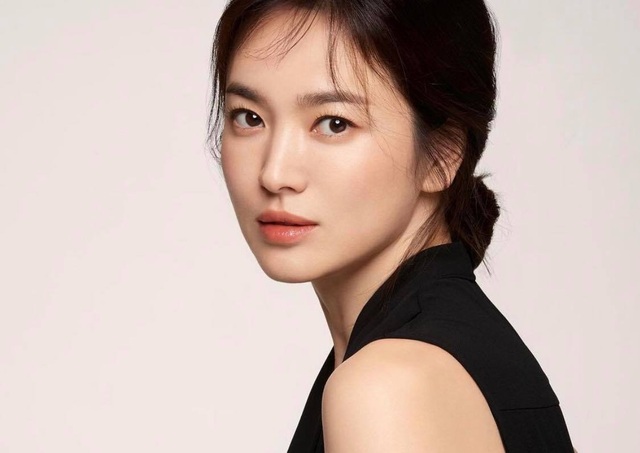 Ảnh thời nặng 70kg của Song Hye Kyo gây sốt mạng xã hội - 13