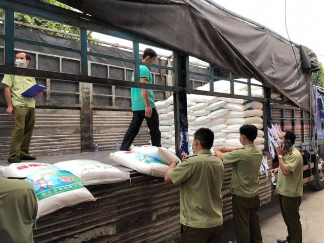 Phát hiện 45 tấn bột ngọt bị cấm lưu thông, nghi nhập lậu từ Trung Quốc - 2