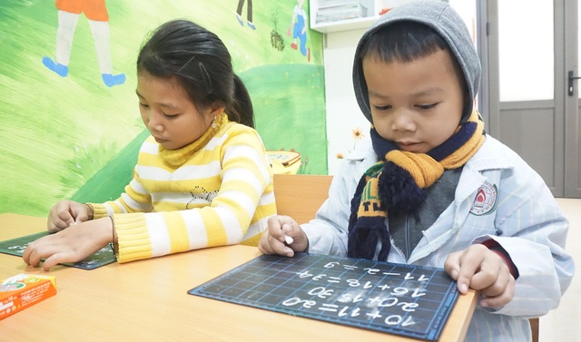 Ám ảnh gia đình tan máu bẩm sinh, xót thương số phận những đứa trẻ! - 5 Ám ảnh gia đình tan máu bẩm sinh, xót thương số phận những đứa trẻ! - 5
