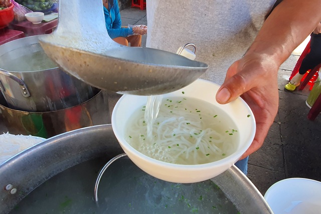 Món bánh canh ngon trứ danh ở Phú Yên, thực khách vừa ăn vừa xuýt xoa - 5 Món bánh canh ngon trứ danh ở Phú Yên, thực khách vừa ăn vừa xuýt xoa - 5