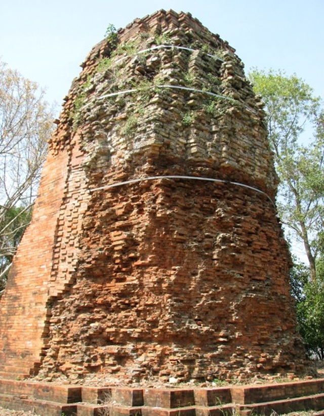 A thousand years old tower in the land of Prince Bac Lieu - 4