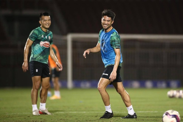 Lee Nguyễn tích cực chuẩn bị cho ngày tái ngộ V-League - 1