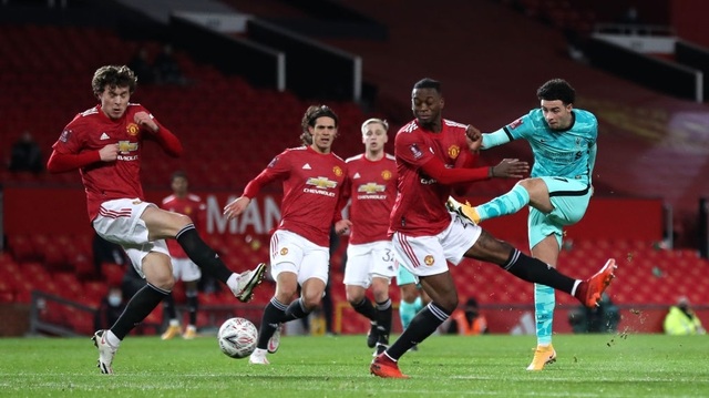 Những khoảnh khắc Man Utd vượt qua Liverpool ở Old Trafford - 11