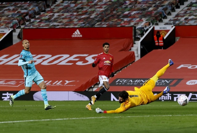 Những khoảnh khắc Man Utd vượt qua Liverpool ở Old Trafford - 13
